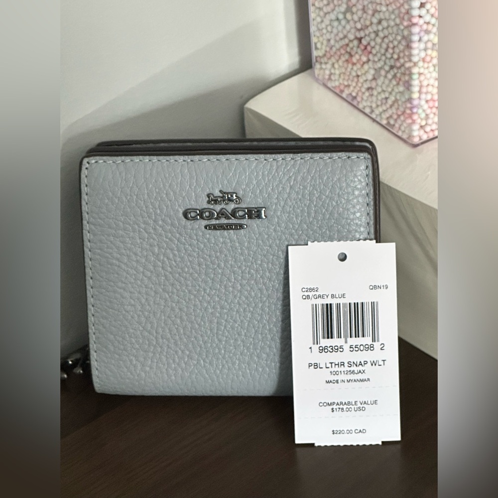 Coach Snap Wallet - Picture 3 of 9